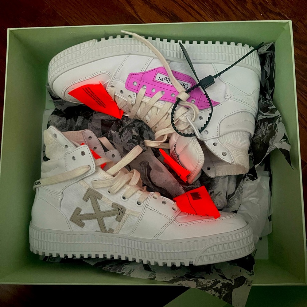 OFF WHITE high top shoes